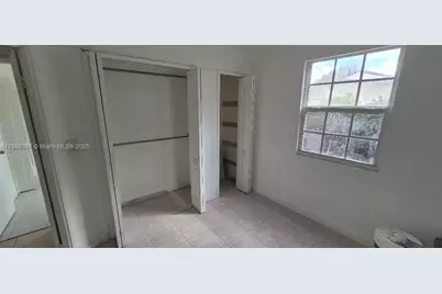 610 E 6th Pl, Hialeah, FL 33010 - Photo 9