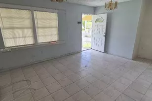 610 E 6th Pl, Hialeah, FL 33010 - Photo 17