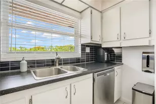 9841 Sunrise Lakes Blvd, Sunrise, FL 33322 - Photo 19