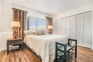 9841 Sunrise Lakes Blvd, Sunrise, FL 33322 - Photo 25