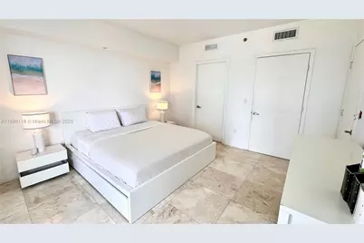 475 Brickell Ave #2512, Miami, FL 33131 - Photo 7