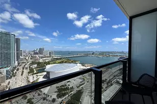 398 NE 5th St, Miami, FL 33132 - Photo 5