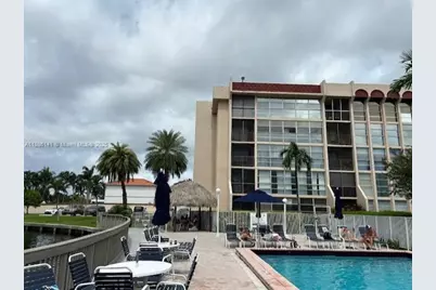 2101 Atlantic Shores Blvd #504, Hallandale Beach, FL 33009 - Photo 5