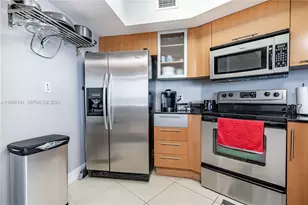 1750 N Bayshore Dr, Miami, FL 33132 - Photo 9