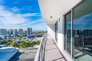 1750 N Bayshore Dr, Miami, FL 33132 - Photo 23