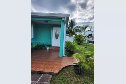 614 E 56th St, Hialeah, FL 33013 - Photo 5