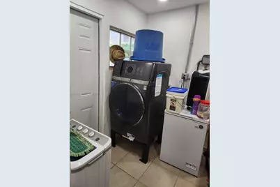 614 E 56th St, Hialeah, FL 33013 - Photo 51