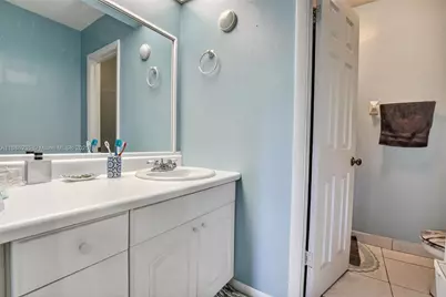 27 Madrid Ln #2-8, Davie, FL 33324 - Photo 15