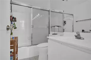 905 Brickell Bay Dr, Miami, FL 33131 - Photo 11