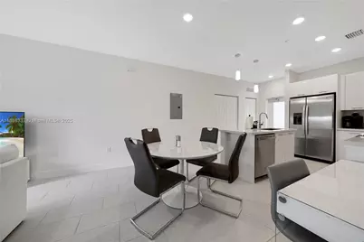 8167 NW 41st St #E-203, Doral, FL 33166 - Photo 35