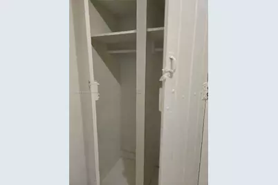 527 SW 6th Ter #11, Homestead, FL 33030 - Photo 3