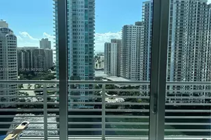 325 S Biscayne Blvd, Miami, FL 33131 - Photo 3