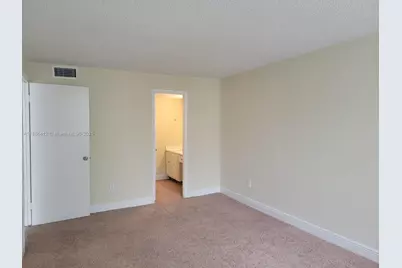 494 NW 165th St Rd #C-404, Miami, FL 33169 - Photo 7