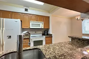 9777 Westview Dr, Coral Springs, FL 33076 - Photo 9