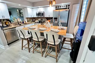 300 SW 130th Terrace, Pembroke Pines, FL 33027 - Photo 9