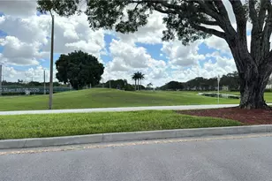 300 SW 130th Terrace, Pembroke Pines, FL 33027 - Photo 45