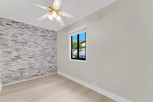 9209 NW 49th Pl, Sunrise, FL 33351 - Photo 13