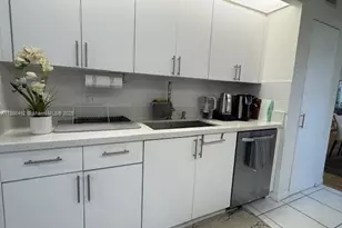 950 SW 138th Ave, Pembroke Pines, FL 33027 - Photo 9