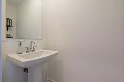 1014 SE 23rd Ave, Homestead, FL 33035 - Photo 7