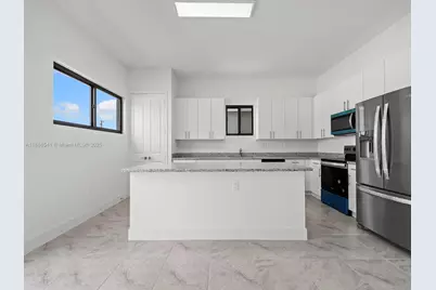 18911 SW 317th Ter, Homestead, FL 33030 - Photo 13