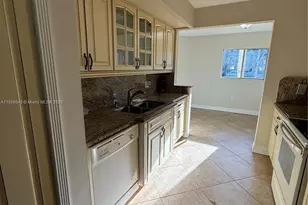900 SW 142nd Ave, Pembroke Pines, FL 33027 - Photo 3