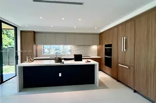 741 NE 70th St, Miami, FL 33138 - Photo 5