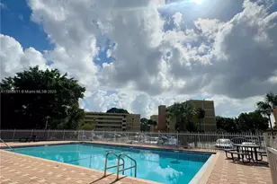 9220 Fontainebleau Blvd, Miami, FL 33172 - Photo 9