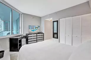 325 S Biscayne Blvd, Miami, FL 33131 - Photo 15