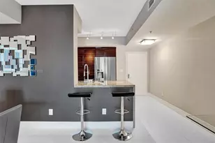 325 S Biscayne Blvd, Miami, FL 33131 - Photo 11