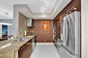 325 S Biscayne Blvd, Miami, FL 33131 - Photo 9