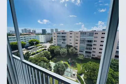 619 NE 14th Ave #703, Hallandale Beach, FL 33009 - Photo 15