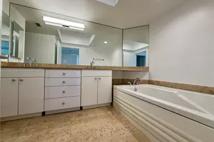 4775 Collins Ave, Miami Beach, FL 33140 - Photo 7