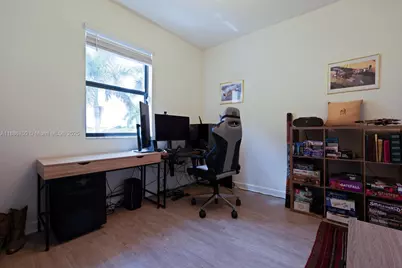 2442 NE 1st St, Homestead, FL 33033 - Photo 17