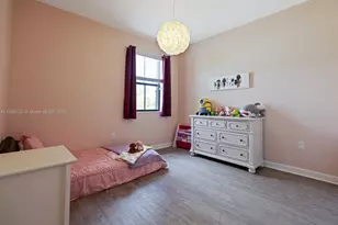 2442 NE 1st St, Homestead, FL 33033 - Photo 13