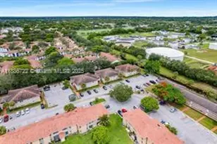 1018 Twin Lakes Dr, Coral Springs, FL 33071 - Photo 35