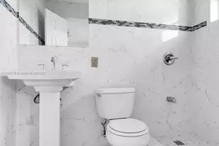 1154 W 35th St, Hialeah, FL 33012 - Photo 15