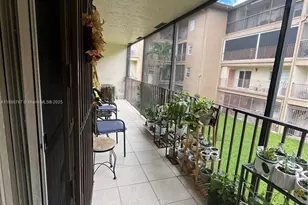 8851 NW 119 St, Hialeah Gardens, FL 33018 - Photo 11