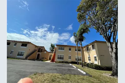 18216 Mediterranean Blvd #1-19, Hialeah, FL 33015 - Photo 23