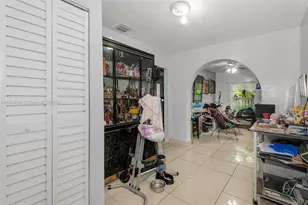 807 NW 109th St, Miami, FL 33168 - Photo 13