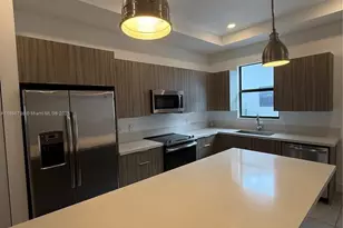 10449 NW 82nd St, Doral, FL 33178 - Photo 9