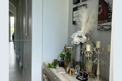 18247 NW 88th Pl, Hialeah, FL 33018 - Photo 3