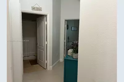 18247 NW 88th Pl, Hialeah, FL 33018 - Photo 27