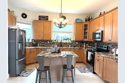 18247 NW 88th Pl, Hialeah, FL 33018 - Photo 11