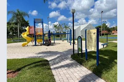 1683 SW 109th Ter #-, Davie, FL 33324 - Photo 11