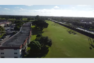 9820 S Hollybrook Lake Dr #106, Pembroke Pines, FL 33025 - Photo 3