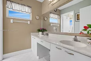 15462 NW 14th Ct, Pembroke Pines, FL 33028 - Photo 11