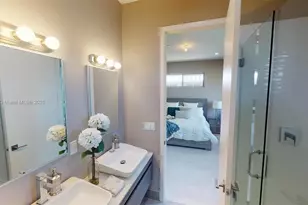 630 NE 12th Ave, Fort Lauderdale, FL 33304 - Photo 11