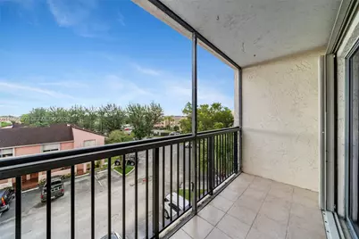8005 Lake Dr #404, Doral, FL 33166 - Photo 21