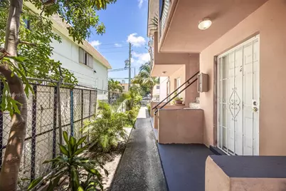 212 NW 7th Ave, Miami, FL 33128 - Photo 11
