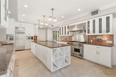 11 E Rivo Alto Dr, Miami Beach, FL 33139 - Photo 5